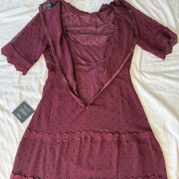 Lulus Wine Red Swiss Dot Crochet Lace Tiered Midi Dress M NWT Wedding Guest - Picture 6 of 13